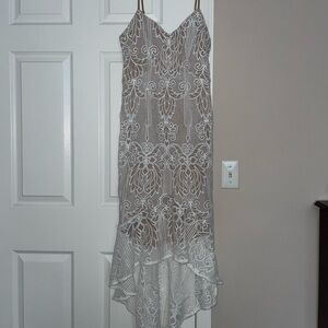 White lace trumpet dress